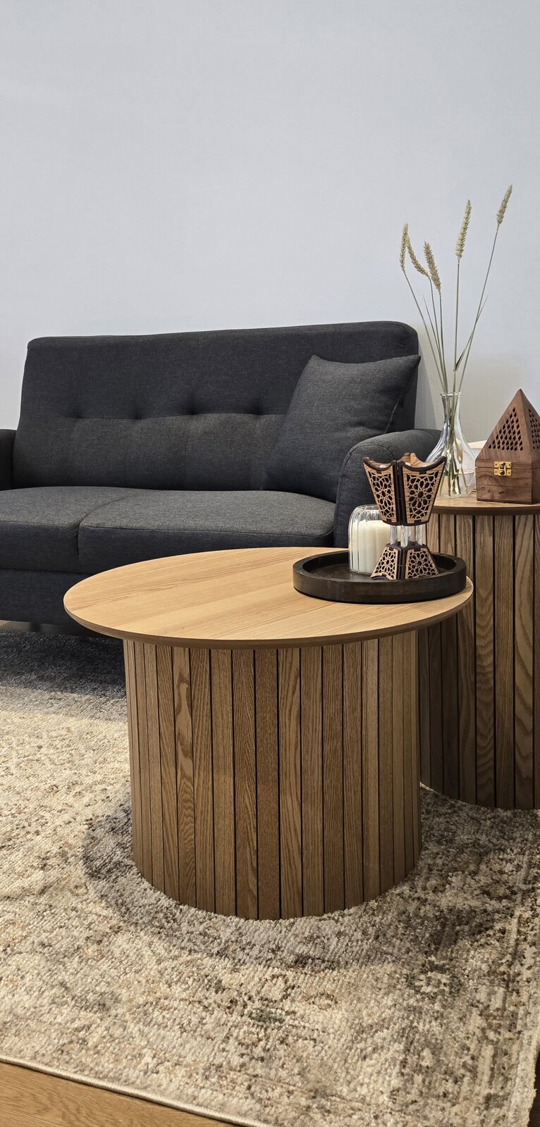 Round coffee table and side table assembled by Smart Flat-Pack